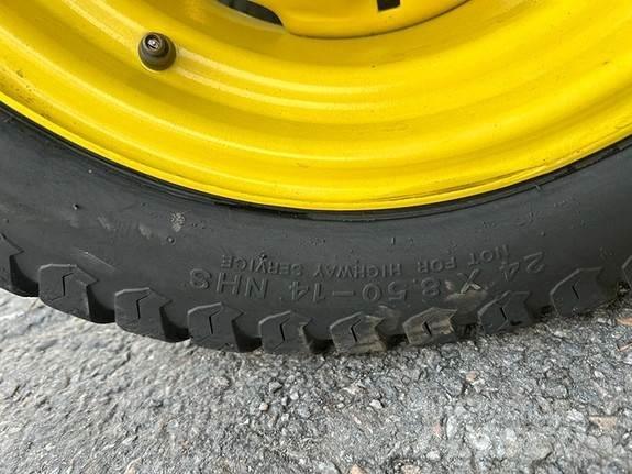 John Deere 2032R Traktorid