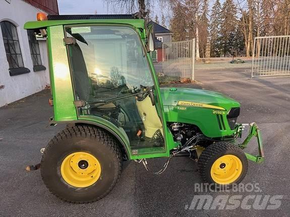 John Deere 2032R Traktorid
