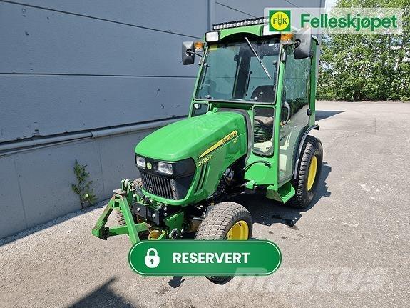 John Deere 2032R Traktorid