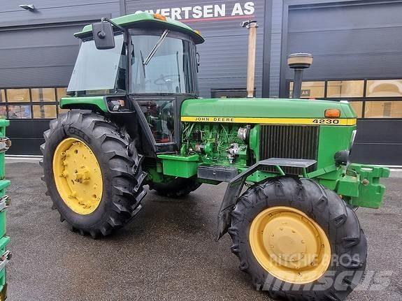 John Deere 4230 Traktorid