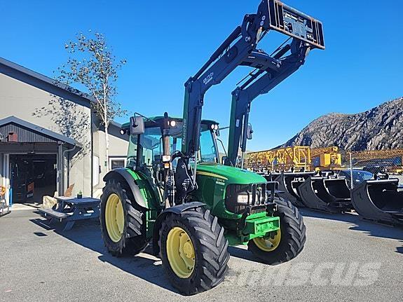 John Deere 5100 R Traktorid
