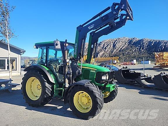 John Deere 5100 R Traktorid
