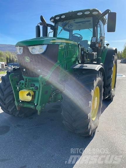 John Deere 6215 R Traktorid