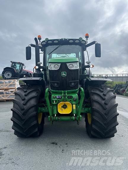John Deere 6215R Traktorid