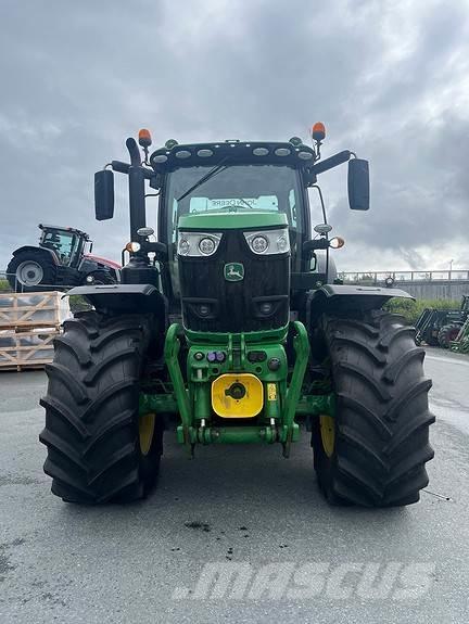 John Deere 6215R Traktorid