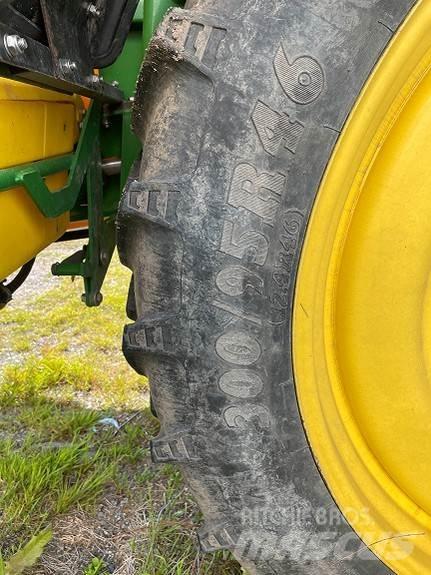 John Deere 740i Iseliikuvad pritsid
