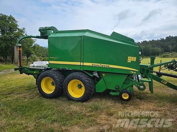 John Deere 744 Ruloonpressid
