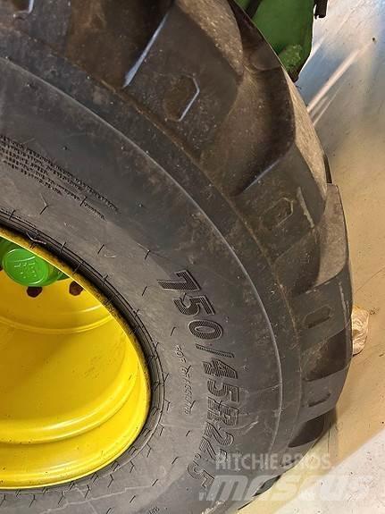 John Deere C441R Ruloonpressid