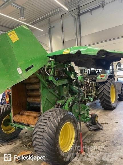John Deere F441 Ruloonpressid