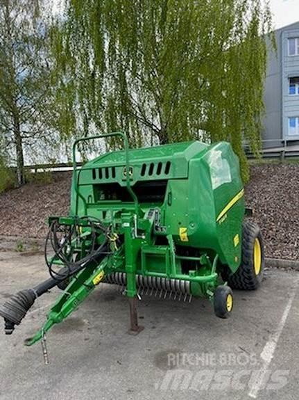 John Deere F441 Ruloonpressid