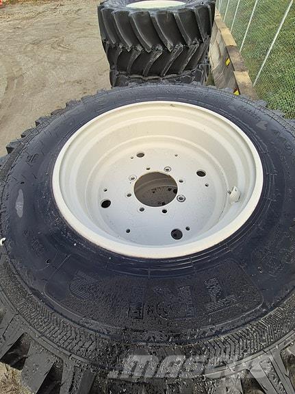 Nokian TRI2 Rehvid, rattad ja veljed