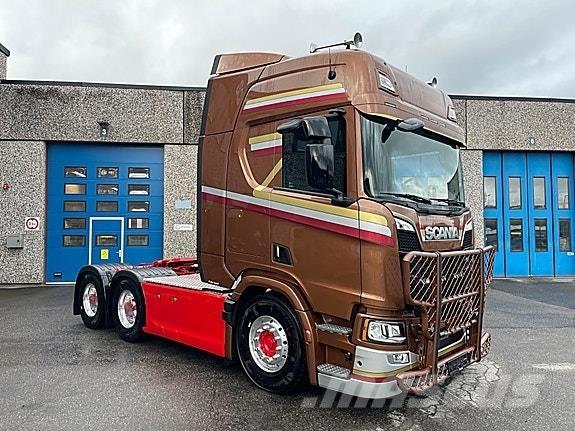 Scania R660A6X4NB Sadulveokid