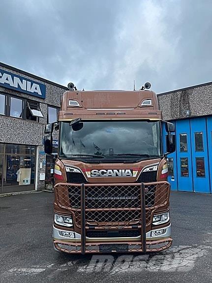 Scania R660A6X4NB Sadulveokid