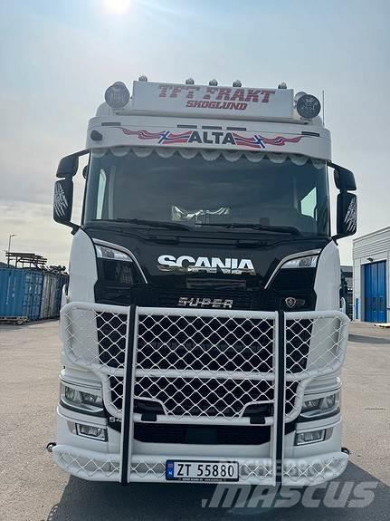 Scania S540 6X2 Sadulveokid