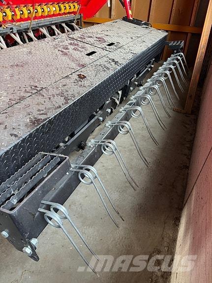 Simulta 3000ST Mineraalväetise laoturid