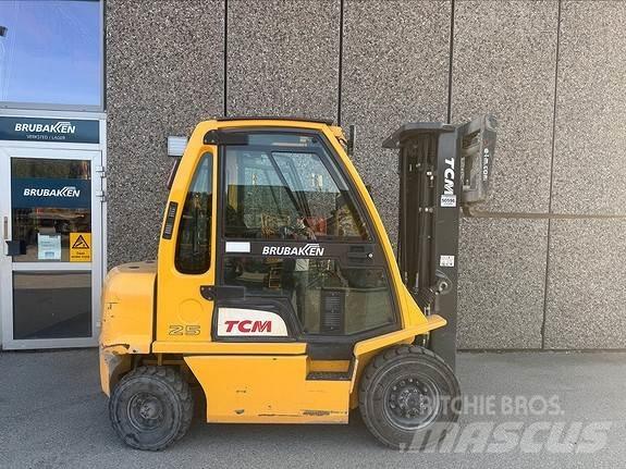 TCM FD25 Diiseltõstukid