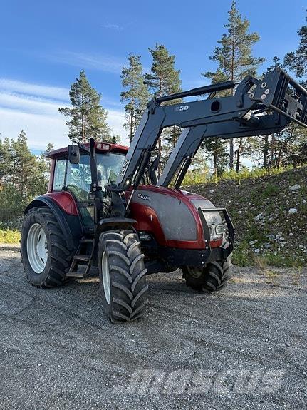 Valtra M150 Traktorid