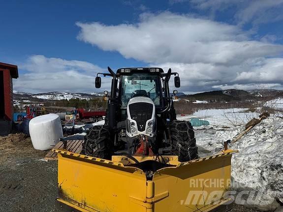 Valtra N123 Traktorid