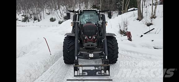 Valtra N134D Traktorid