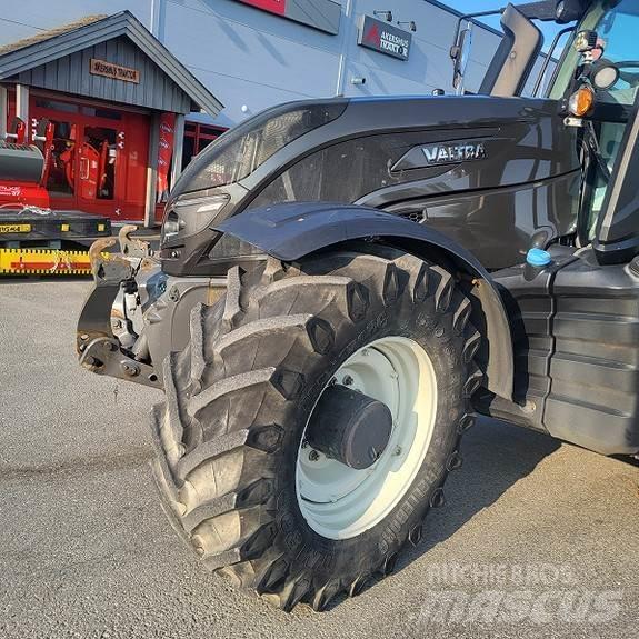 Valtra T 254 Traktorid