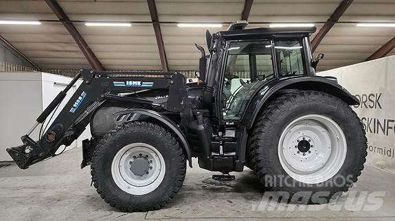 Valtra T182 Traktorid