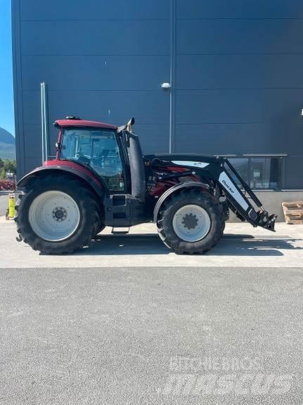 Valtra T214 Traktorid