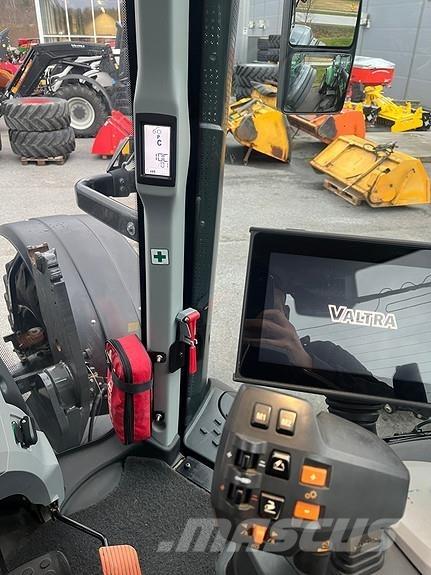 Valtra T234D Traktorid