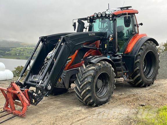 Valtra T235D Traktorid