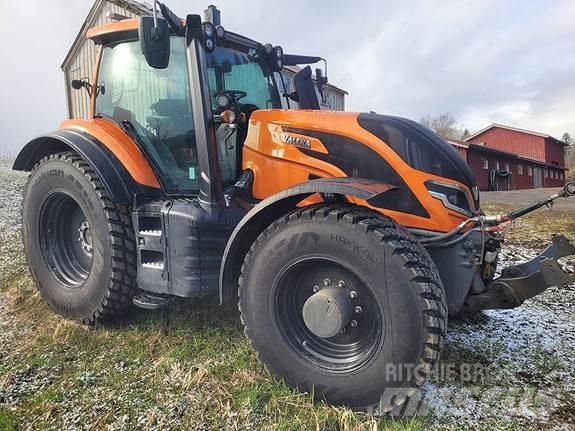 Valtra T255 Traktorid