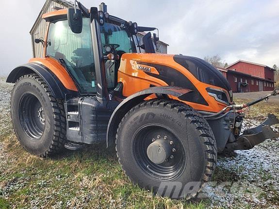 Valtra T255 Traktorid