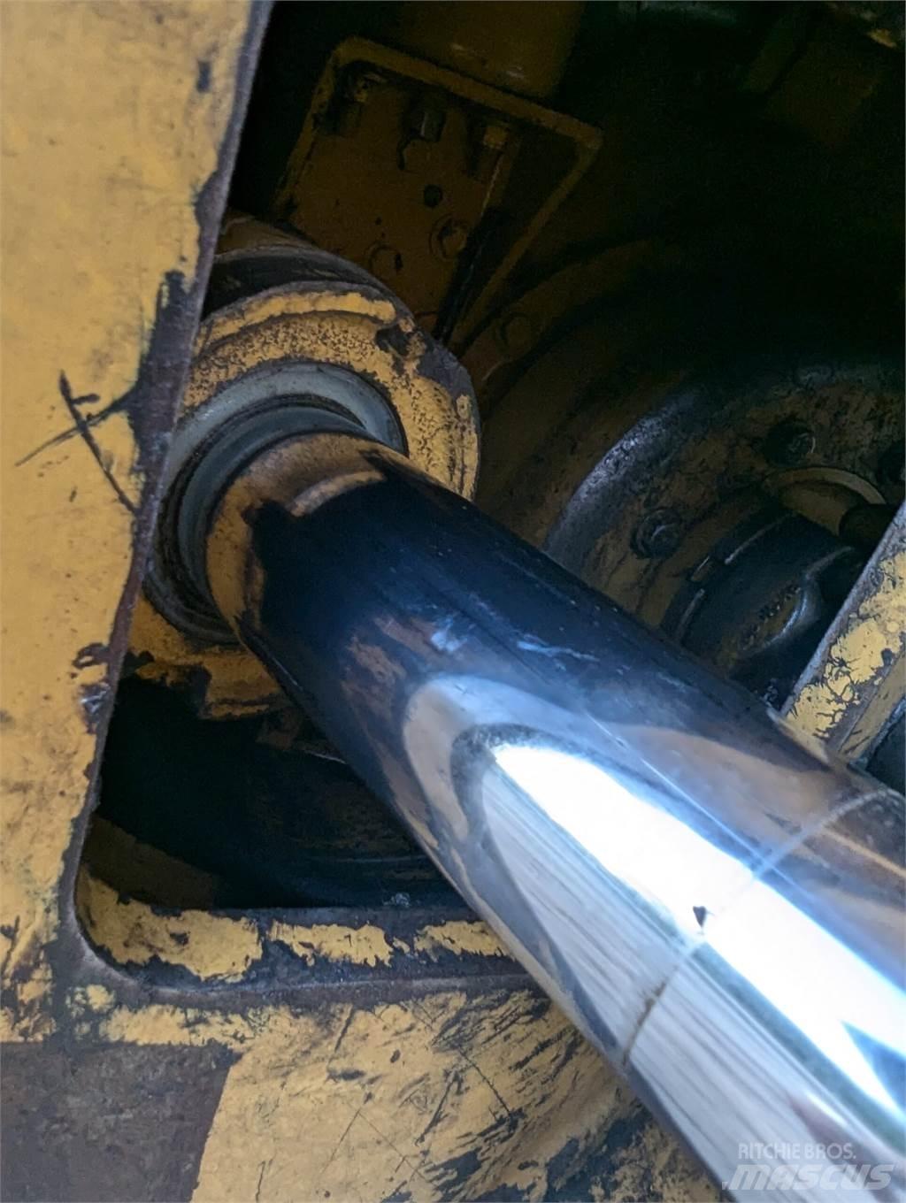 CAT 525C Muu