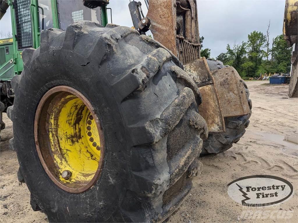 John Deere 748H Väljaveotraktorid