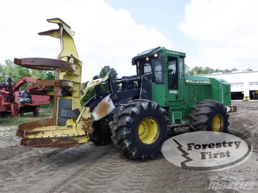 John Deere 843K Langetustraktorid