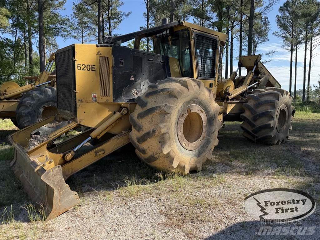 Tigercat 620E Väljaveotraktorid