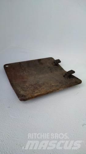 Valmet 820 Muud osad