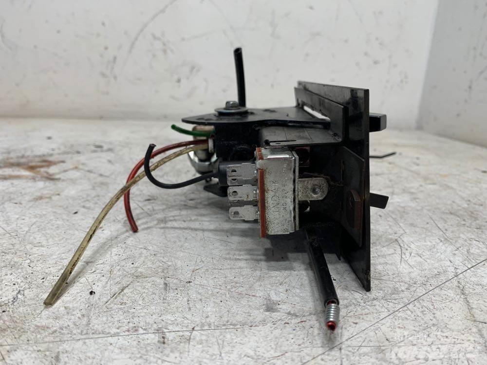 Mack CV713 Elektroonikaseadmed