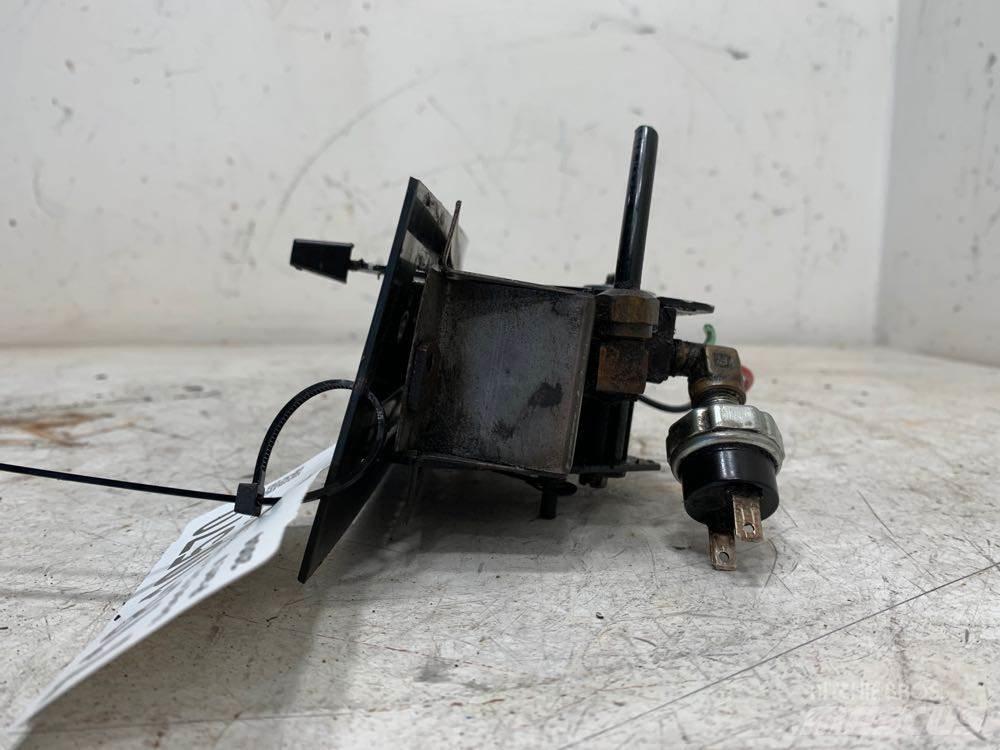 Mack CV713 Elektroonikaseadmed