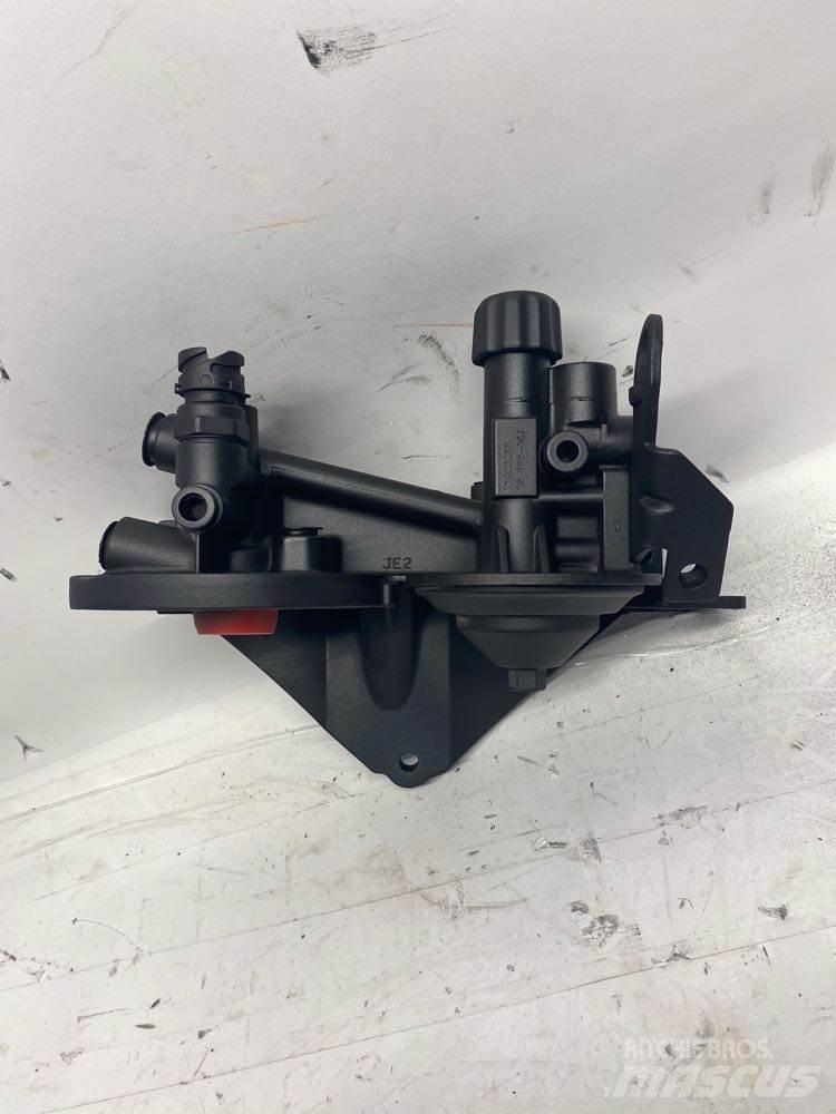 Mack MP8 Muud osad