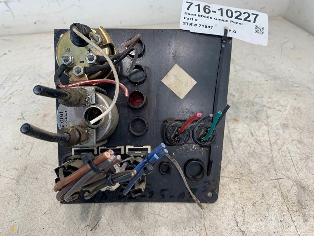 Mack RD680 Elektroonikaseadmed