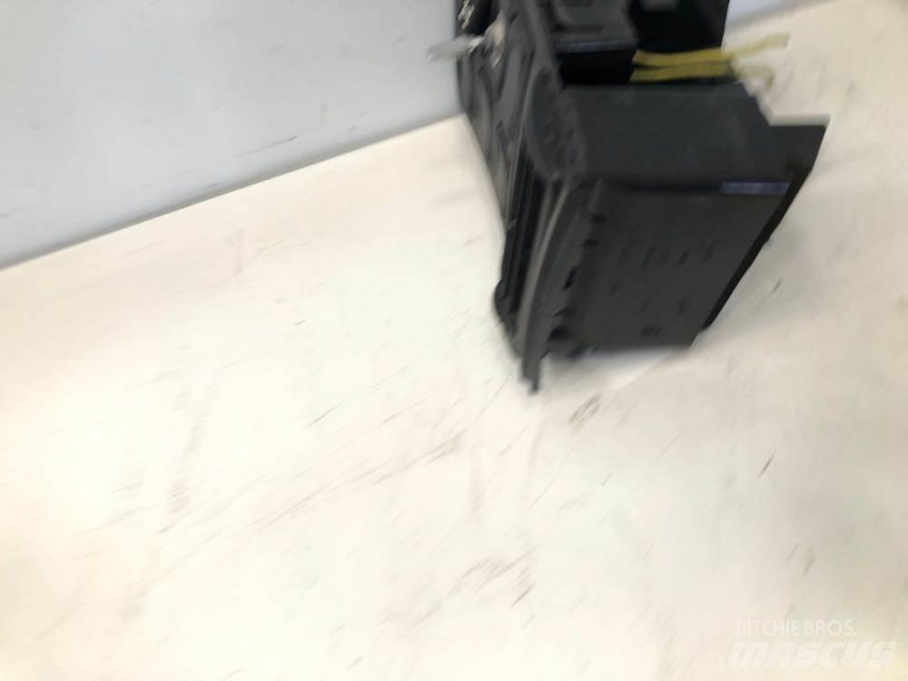 Volvo VNL Elektroonikaseadmed