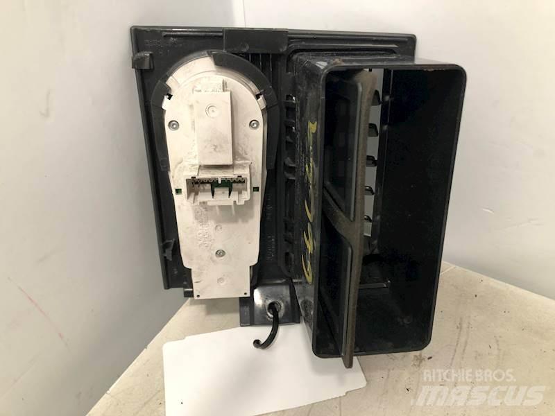 Volvo VNL Elektroonikaseadmed