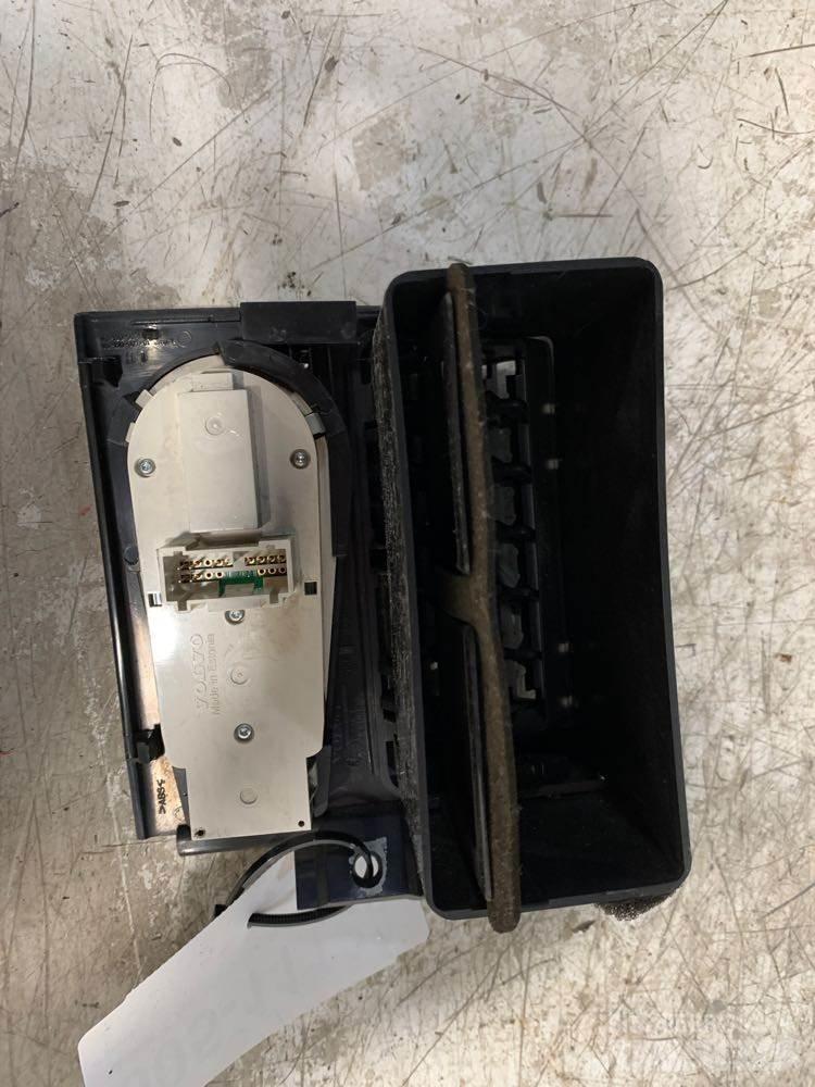 Volvo VNL Elektroonikaseadmed