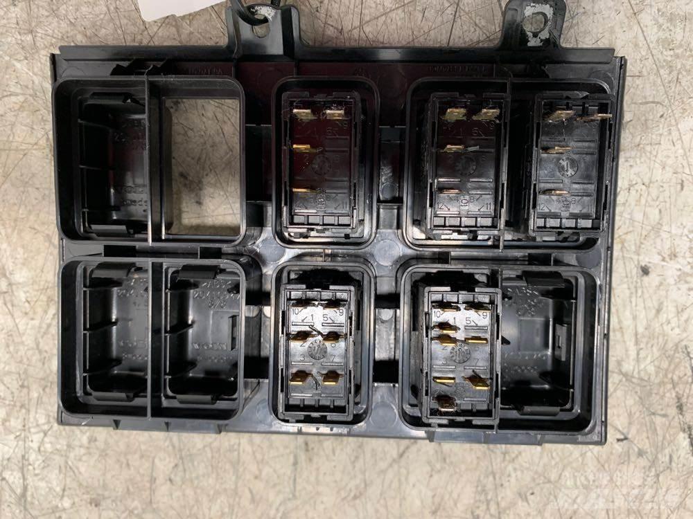 Volvo VNL Elektroonikaseadmed