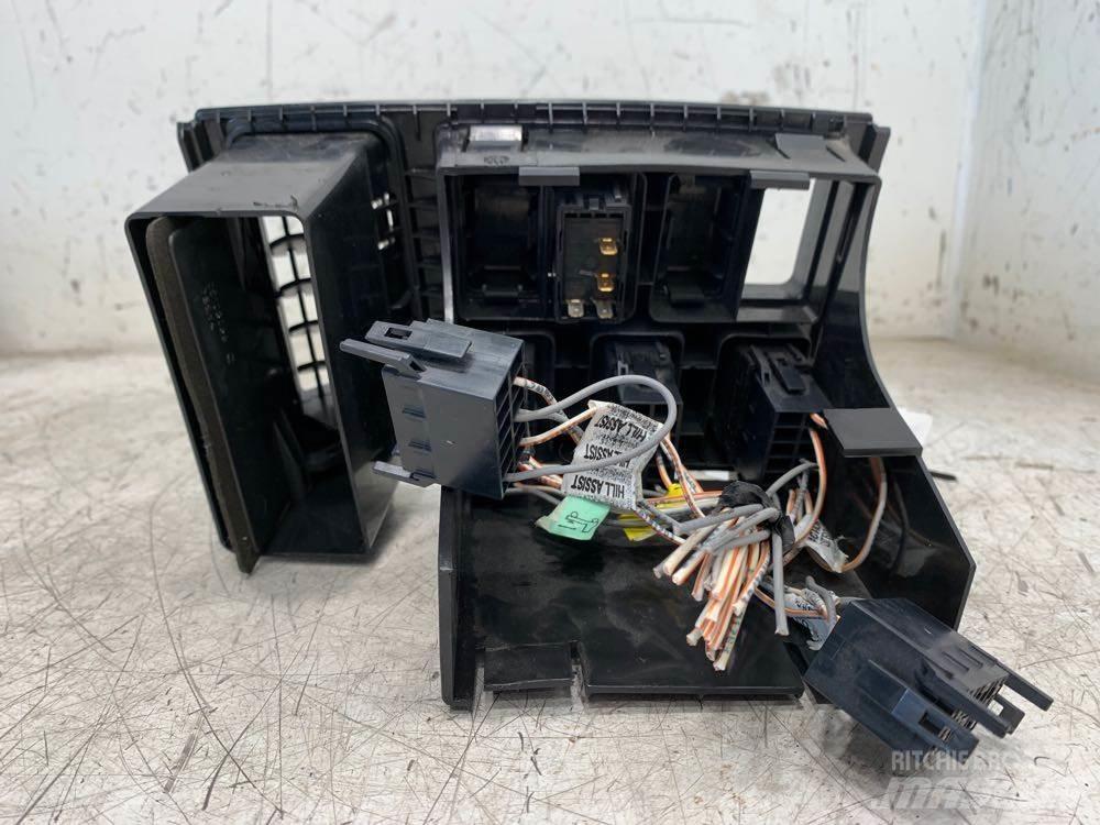 Volvo VNL Elektroonikaseadmed