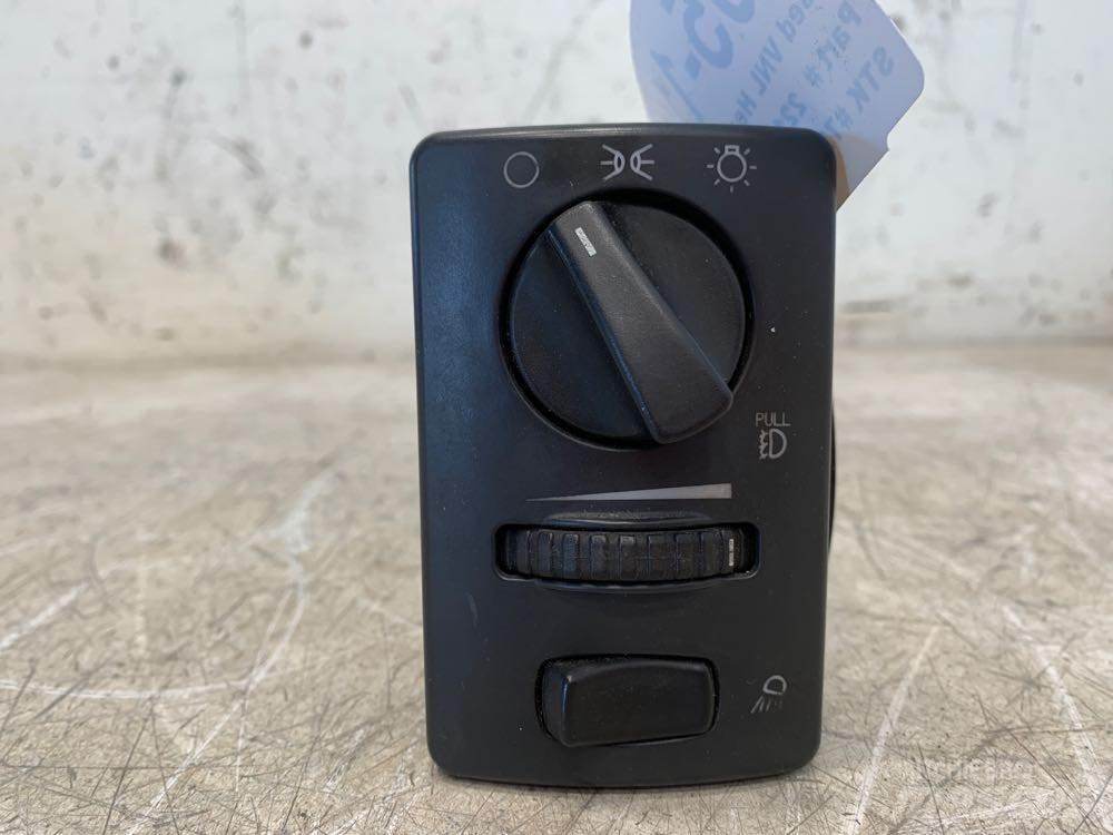 Volvo VNL Elektroonikaseadmed