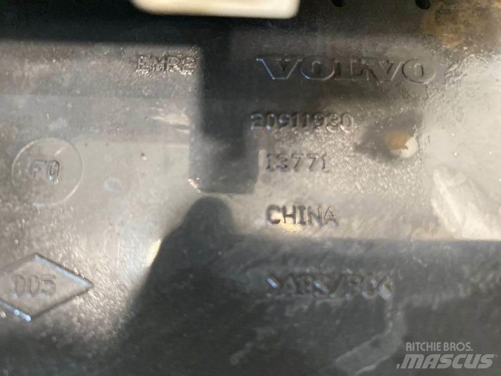 Volvo VNL Elektroonikaseadmed