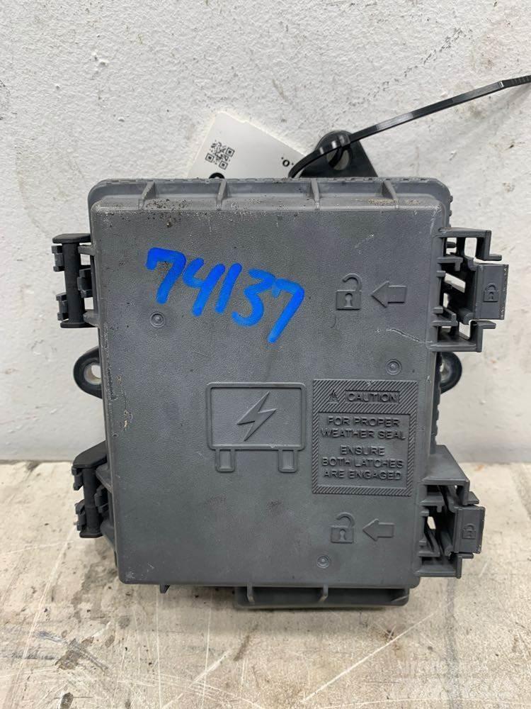 Volvo VNL Elektroonikaseadmed