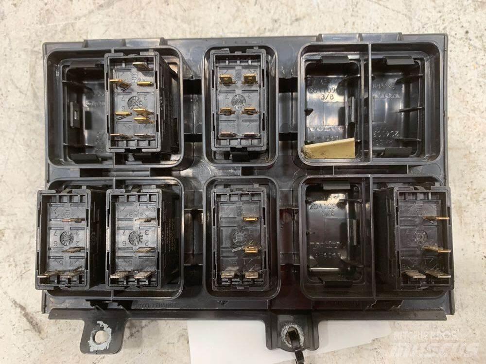 Volvo VNL Elektroonikaseadmed