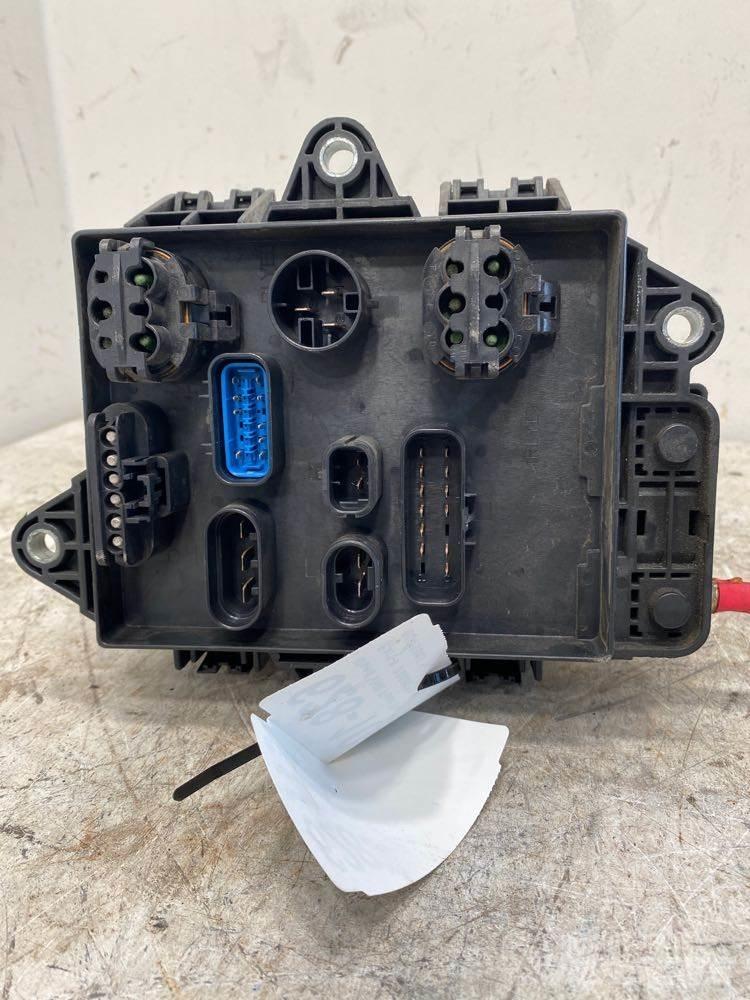 Volvo VNR Elektroonikaseadmed