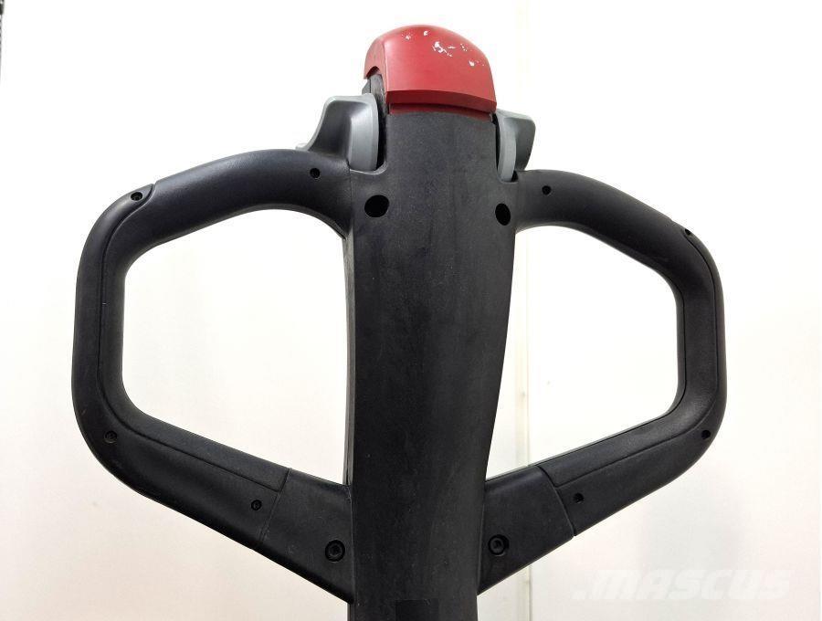 Still EGV 14 Järelkäidavad virnastajad